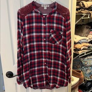 Vintage America Blues Women’s Red and Blue Plaid Tunic Shirt; Size Large
